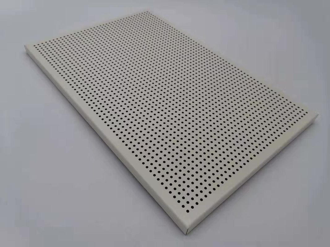 แผงคอมโพสิตอลูมิเนียมเจาะรูสีขาว 2000x10000mm สำหรับเพดาน