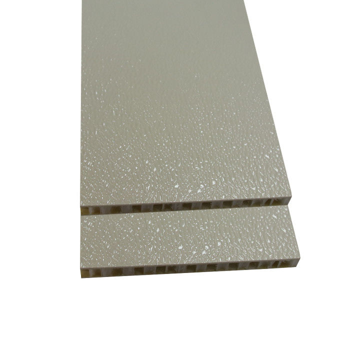 แผงแซนด์วิชรังผึ้ง FRP ที่มีลายนูนทน UV สำหรับพื้นรถบรรทุก Tonneau Cover